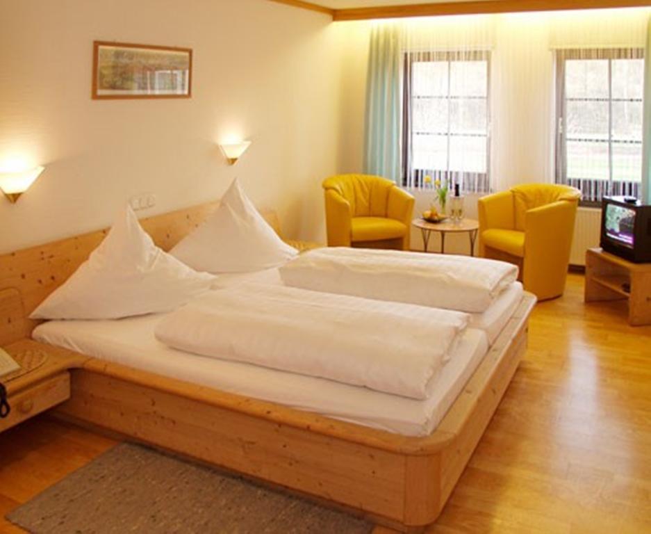 Landgasthof Goldene Rose Grub am Forst Extérieur photo
